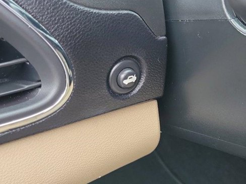 Used 2013 Chrysler 200 Limited image 30