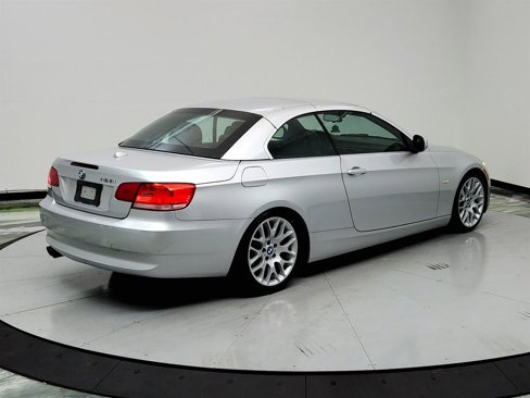 Used 2010 BMW 328i Convertible image 5