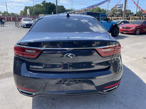 Used 2017 Kia Cadenza Premium w/ Luxury Package image 6