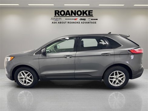 Used 2023 Ford Edge SEL w/ Cold Weather Package image 2