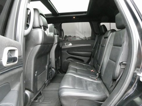 Used 2020 Jeep Grand Cherokee Limited w/ Luxury Group II image 17