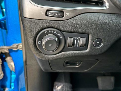 Used 2022 Jeep Cherokee Latitude Lux image 32