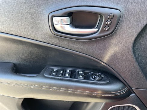 Used 2021 Jeep Compass Limited w/ Sun and Sound Group image 18