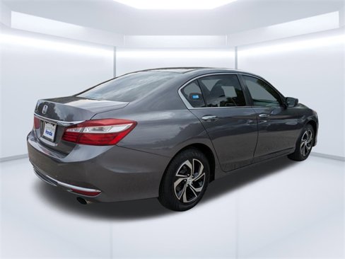 Used 2017 Honda Accord LX image 4