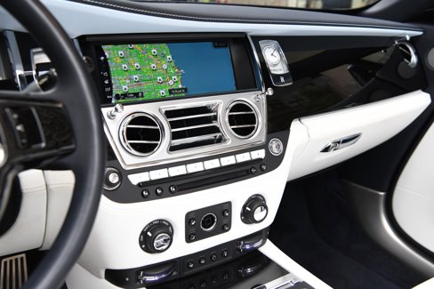 Used 2020 Rolls-Royce Dawn image 17