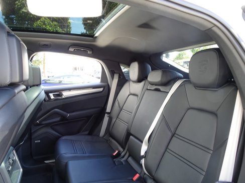 Used 2023 Porsche Cayenne Platinum Edition image 20