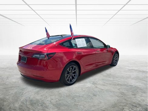 Used 2023 Tesla Model 3 Standard Range image 4