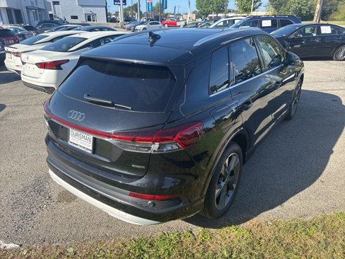 Used 2022 Audi Q4 e-tron Premium Plus image 7