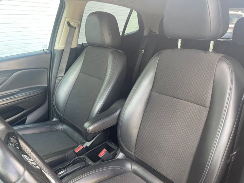 Used 2022 Buick Encore Preferred w/ Safety Package image 34