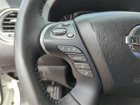 Used 2020 Nissan Pathfinder SV image 37