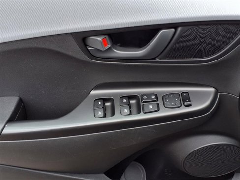 Used 2020 Hyundai Kona SEL image 10