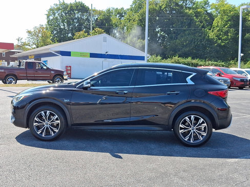 Used 2017 INFINITI QX30 Premium w/ Cargo Package image 4