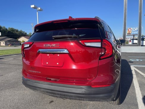 Used 2023 GMC Terrain SLE w/ Driver Convenience Package image 15