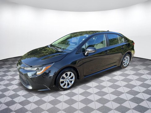 Used 2021 Toyota Corolla LE image 2