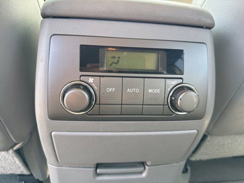 Used 2010 Toyota Highlander Limited image 37