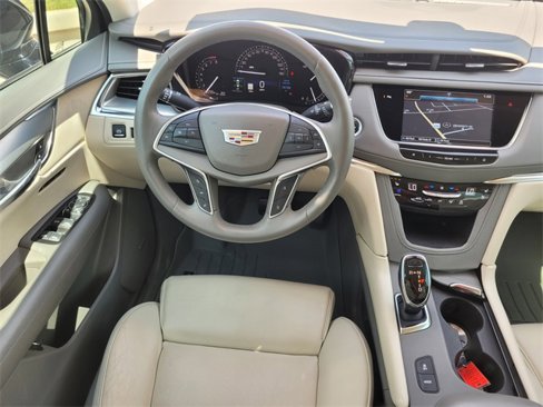 Used 2017 Cadillac XT5 Premium Luxury w/ Advanced Security Package image 11