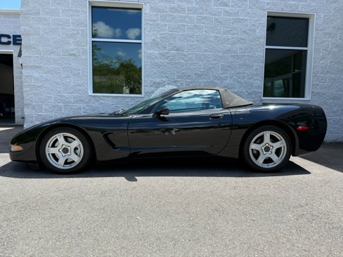 Used 1999 Chevrolet Corvette Convertible w/ Memory Pkg image 4