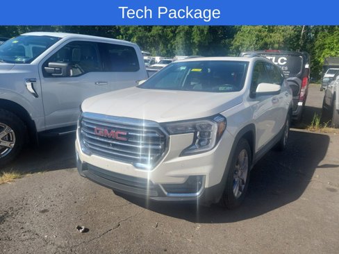 Used 2022 GMC Terrain SLT w/ Infotainment Package II image 2