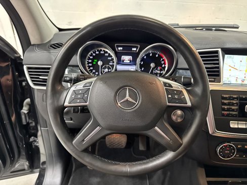 Used 2016 Mercedes-Benz GL 450 4MATIC image 35