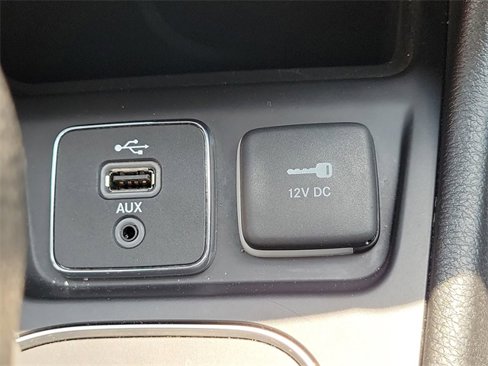 Used 2019 Jeep Cherokee Latitude w/ Popular Appearance Group image 44