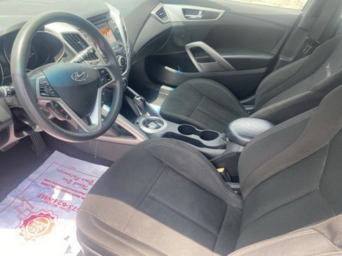 Used 2015 Hyundai Veloster image 11