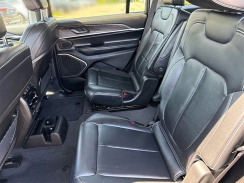 Used 2022 Jeep Grand Cherokee L Limited image 23