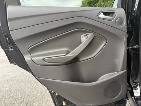 Used 2016 Ford Escape Titanium image 32