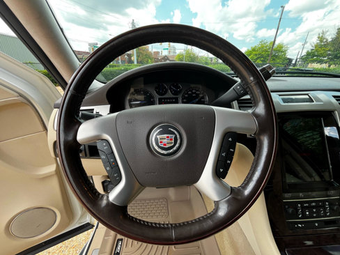 Used 2007 Cadillac Escalade EXT w/ Information Package image 34