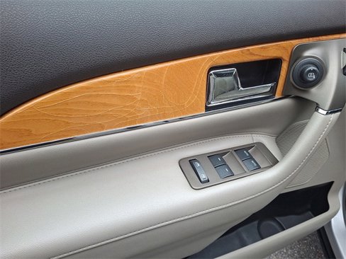 Used 2013 Lincoln MKX AWD image 12