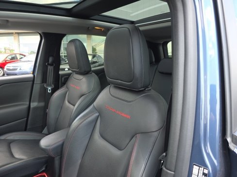 Used 2022 Jeep Renegade Trailhawk w/ Sun/Sound Group image 13