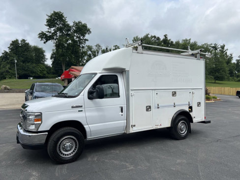 Used 2015 Ford E-350 and Econoline 350 Super Duty image 1