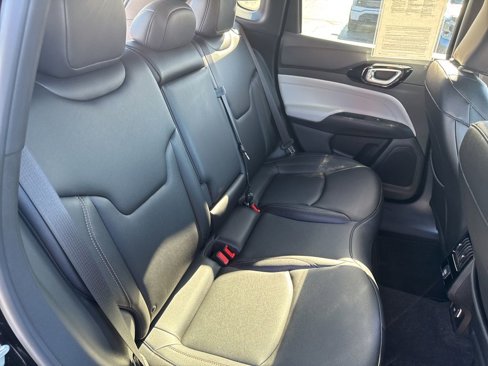Used 2024 Jeep Compass Limited image 32