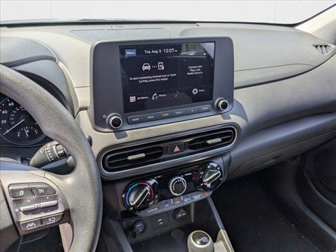 Used 2022 Hyundai Kona SE image 12