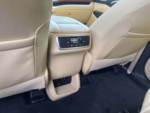 Used 2018 Toyota Highlander Limited image 22