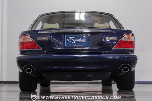 Used 1999 Jaguar XJ8 image 30
