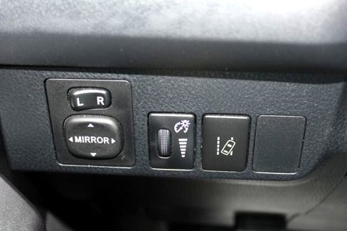 Used 2017 Toyota RAV4 LE image 22