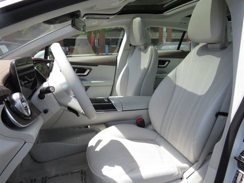 Certified 2023 Mercedes-Benz EQE 350+ 4MATIC Sedan w/ Exclusive Trim Package image 18