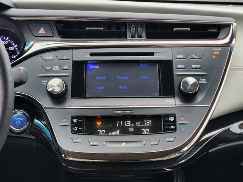 Used 2013 Toyota Avalon XLE Premium image 3