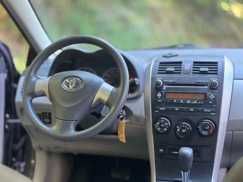 Used 2010 Toyota Corolla LE image 17
