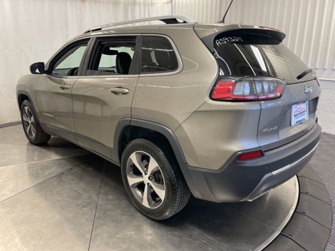 Used 2019 Jeep Cherokee Limited image 4