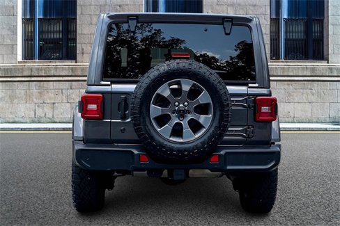 Used 2018 Jeep Wrangler Unlimited Sahara image 4