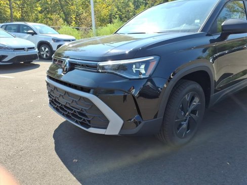 New 2025 Volkswagen Taos S image 22