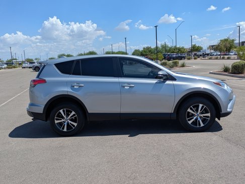 Used 2018 Toyota RAV4 XLE image 6