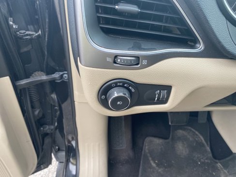 Used 2019 Jeep Cherokee Latitude image 19