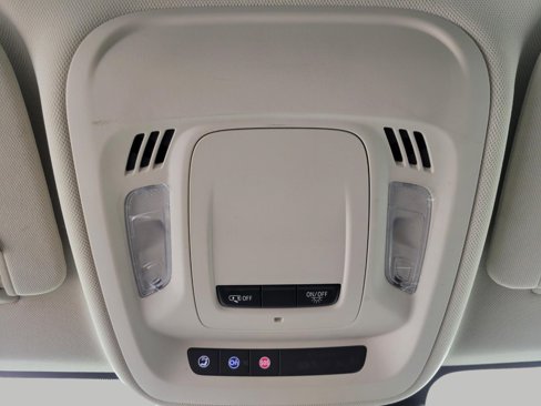 Certified 2022 Buick Envision Essence w/ Sport Touring Package image 19