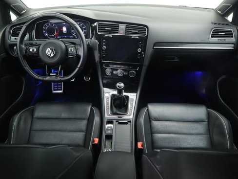 Used 2018 Volkswagen Golf R 4-Door image 13