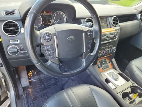 Used 2015 Land Rover LR4 HSE image 14