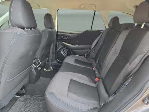 Used 2022 Subaru Outback Premium image 13