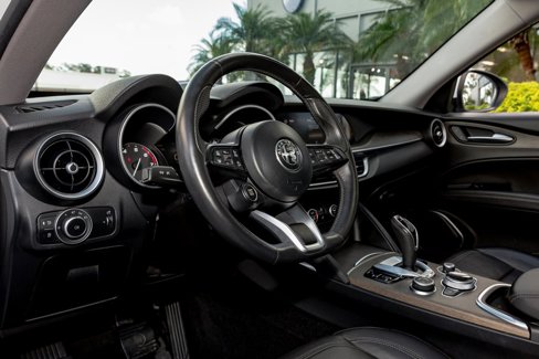 Used 2021 Alfa Romeo Stelvio Ti w/ Nero Edizione image 18