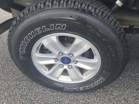 Used 2017 Ford F150 XLT image 9